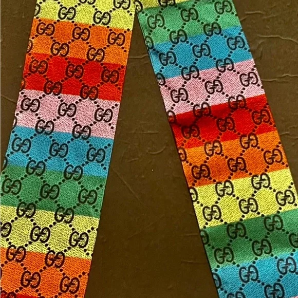 Designer Limited Edition Silk Multicolor Limited Edition Logo Scarf NWWT - Picture 4 of 9